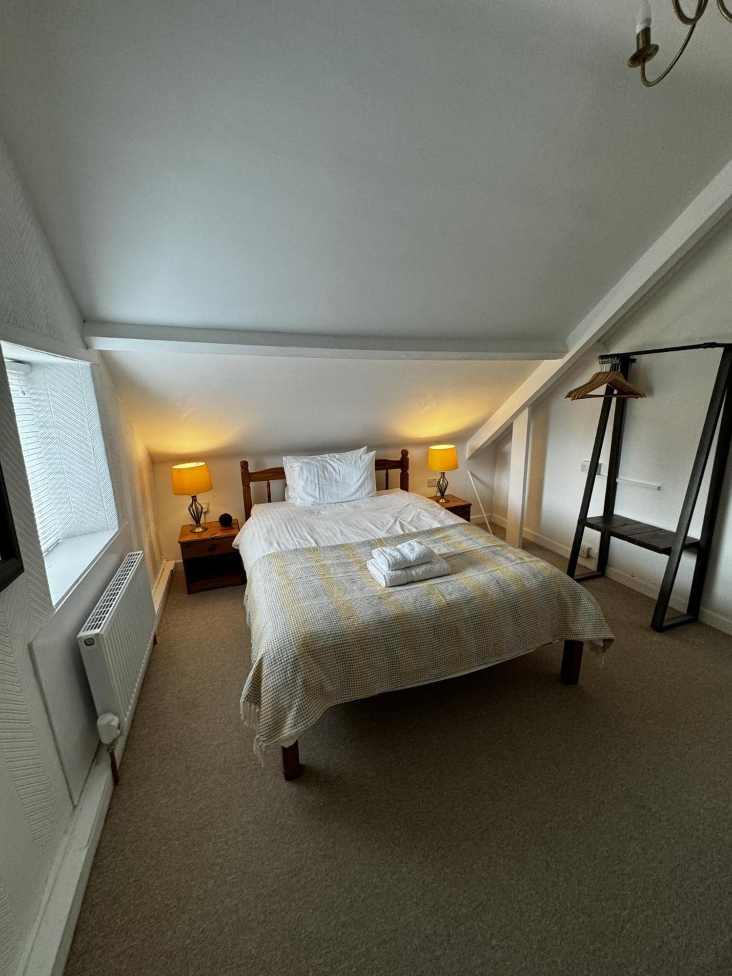Watermead House Hotel Chard Exterior photo