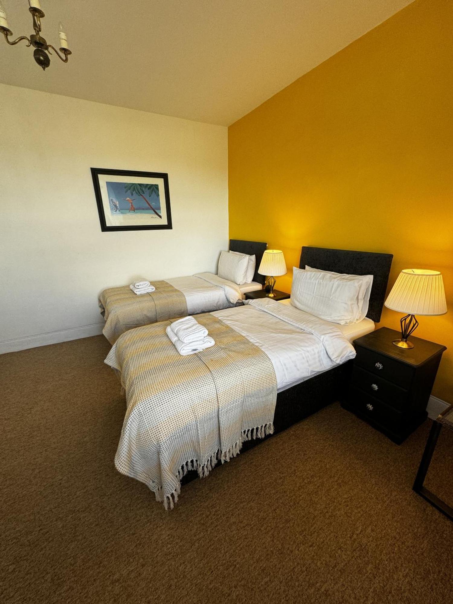 Watermead House Hotel Chard Room photo